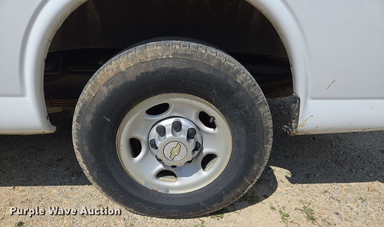 image for item ED1981 2013 Chevrolet Express 3500  van