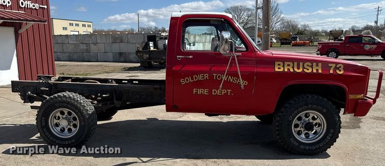 image for item ED4170 1985 Chevrolet K30 pickup truck cab and chassis