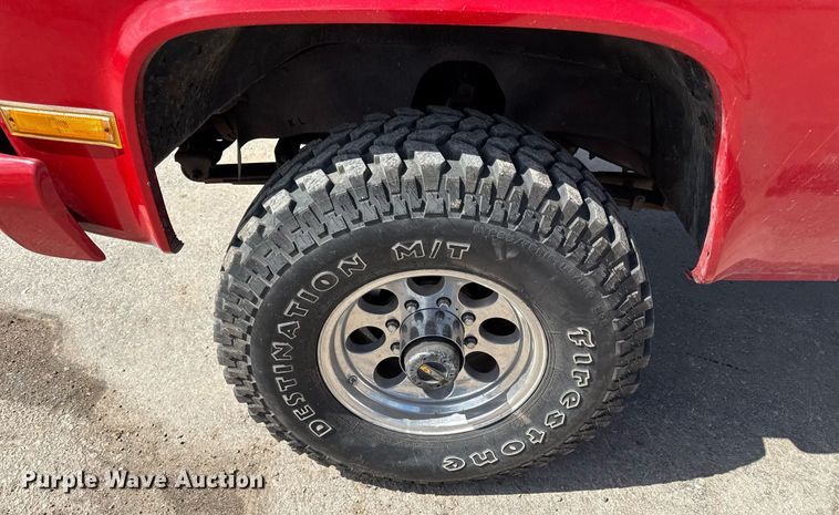 image for item ED4170 1985 Chevrolet K30 pickup truck cab and chassis