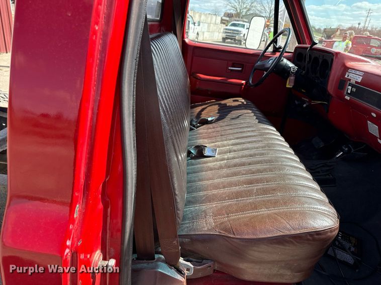 image for item ED4170 1985 Chevrolet K30 pickup truck cab and chassis