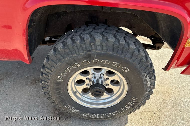 image for item ED4170 1985 Chevrolet K30 pickup truck cab and chassis