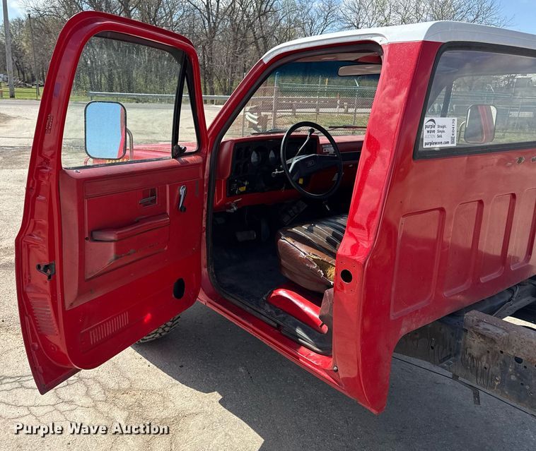 image for item ED4170 1985 Chevrolet K30 pickup truck cab and chassis