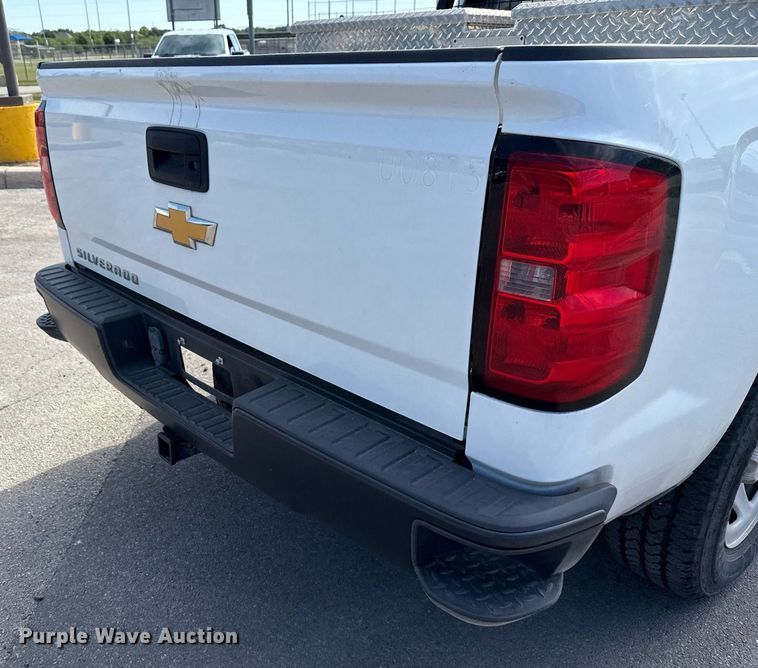 image for item ED5629 2015 Chevrolet Silverado 1500 Crew Cab pickup truck