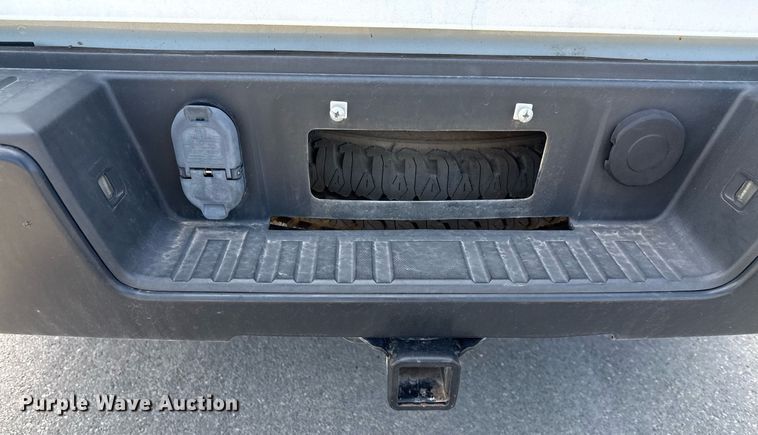 image for item ED5629 2015 Chevrolet Silverado 1500 Crew Cab pickup truck
