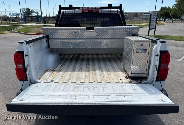 image for item ED5629 2015 Chevrolet Silverado 1500 Crew Cab pickup truck