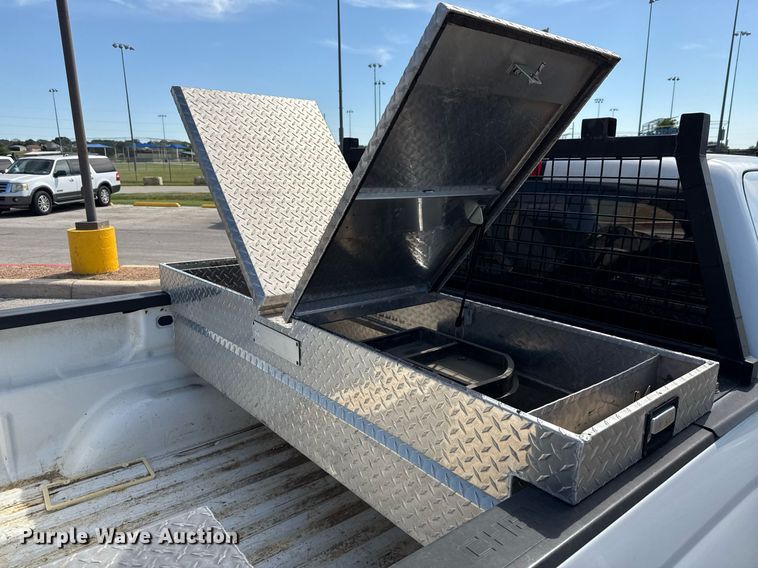 image for item ED5629 2015 Chevrolet Silverado 1500 Crew Cab pickup truck