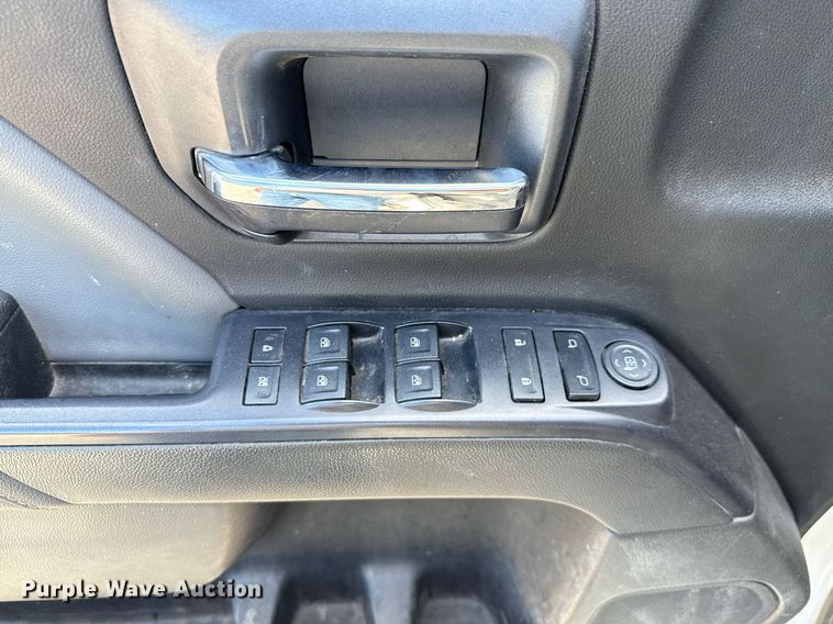 image for item ED5629 2015 Chevrolet Silverado 1500 Crew Cab pickup truck