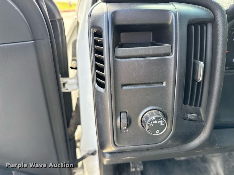 image for item ED5629 2015 Chevrolet Silverado 1500 Crew Cab pickup truck