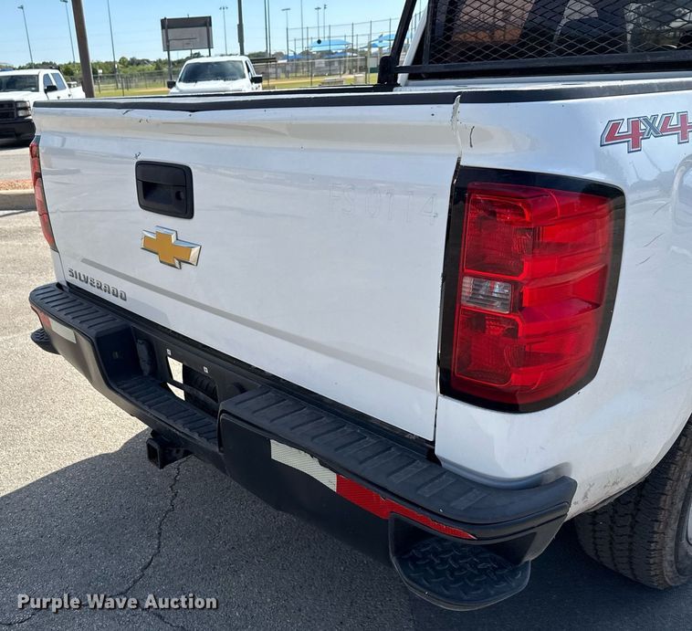 image for item ED5631 2014 Chevrolet Silverado 1500 Crew Cab pickup truck