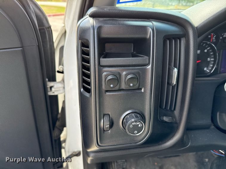 image for item ED5631 2014 Chevrolet Silverado 1500 Crew Cab pickup truck