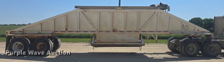 image for item EF3496 1995 Ranch bottom dump trailer