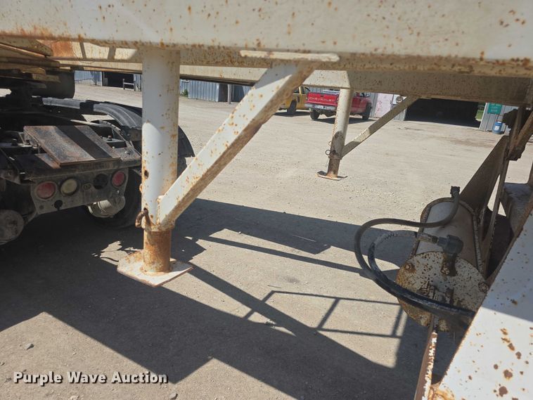 image for item EF3496 1995 Ranch bottom dump trailer