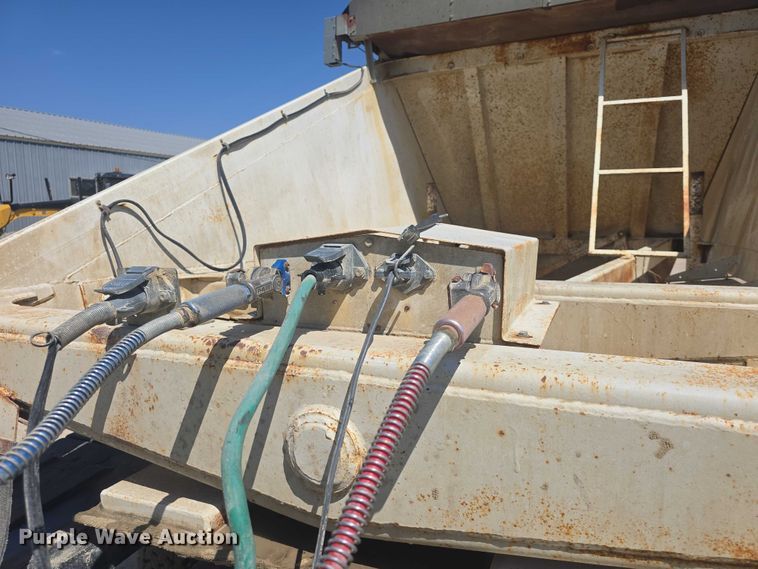 image for item EF3496 1995 Ranch bottom dump trailer