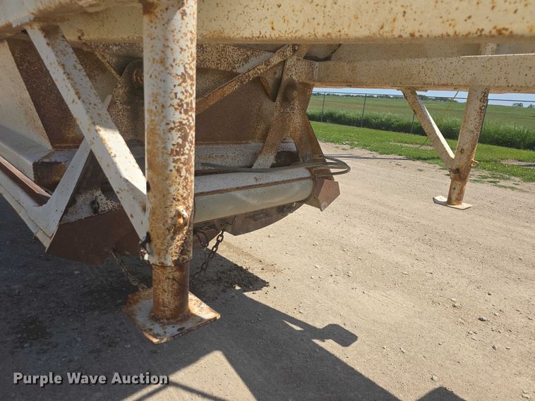 image for item EF3496 1995 Ranch bottom dump trailer