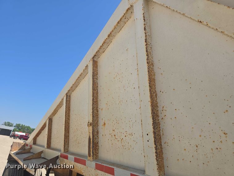 image for item EF3496 1995 Ranch bottom dump trailer