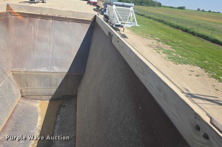 image for item EF3496 1995 Ranch bottom dump trailer