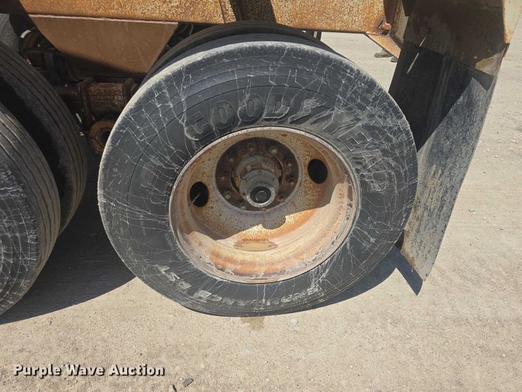 image for item EF3496 1995 Ranch bottom dump trailer