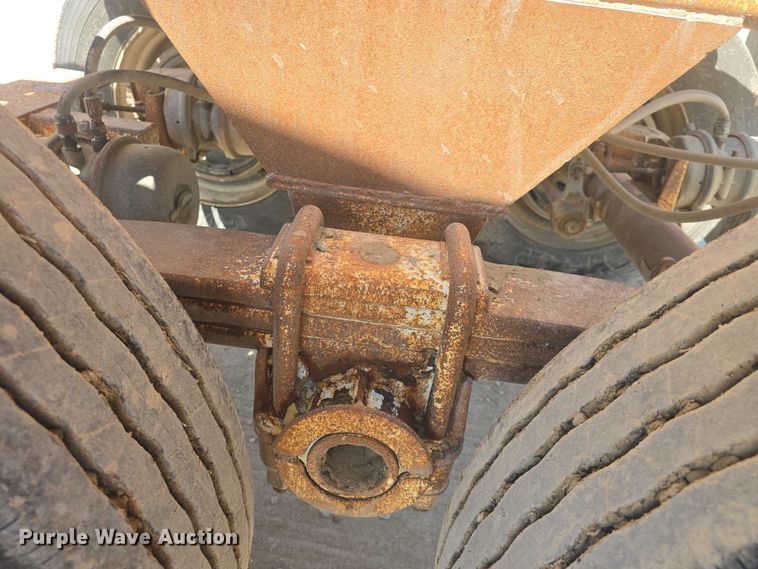 image for item EF3496 1995 Ranch bottom dump trailer
