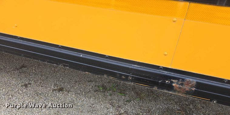 image for item EF3500 2005 International 3000 school bus