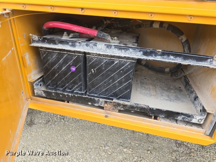 image for item EF3500 2005 International 3000 school bus