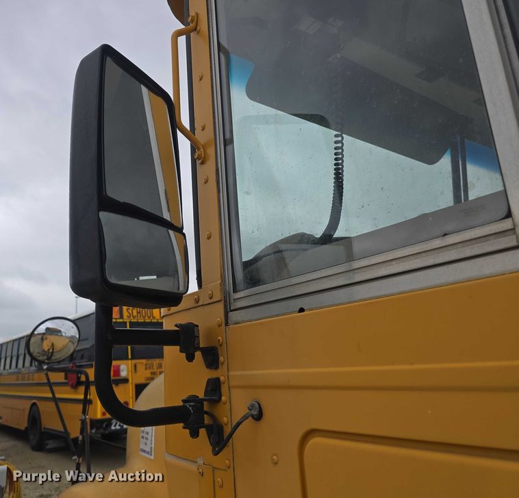image for item EF3500 2005 International 3000 school bus