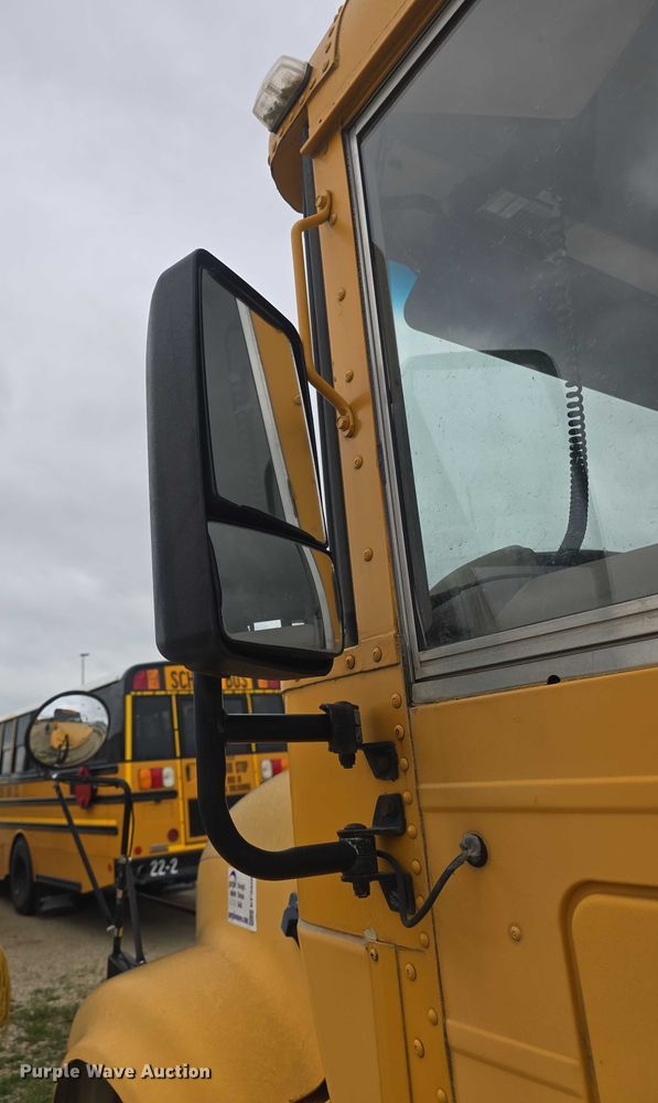 image for item EF3500 2005 International 3000 school bus