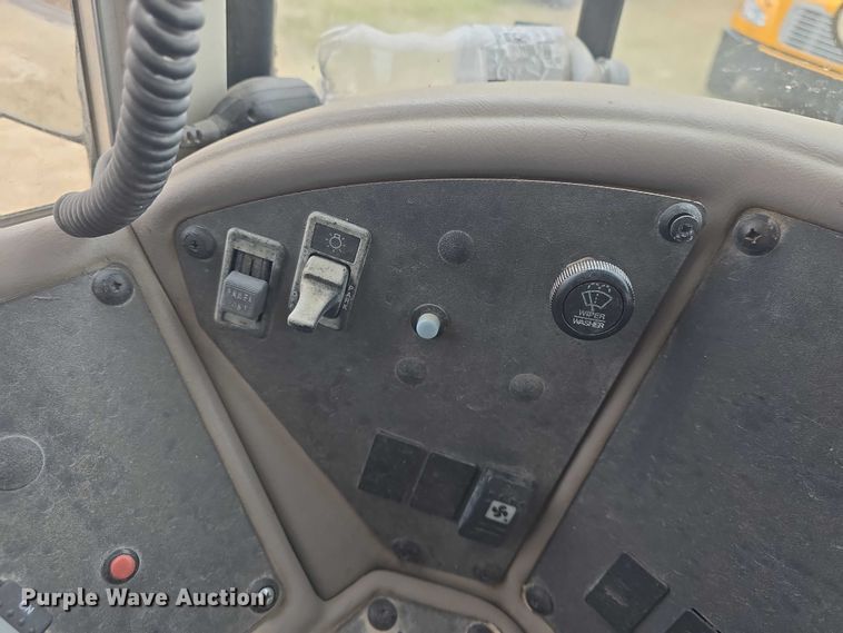 image for item EF3500 2005 International 3000 school bus