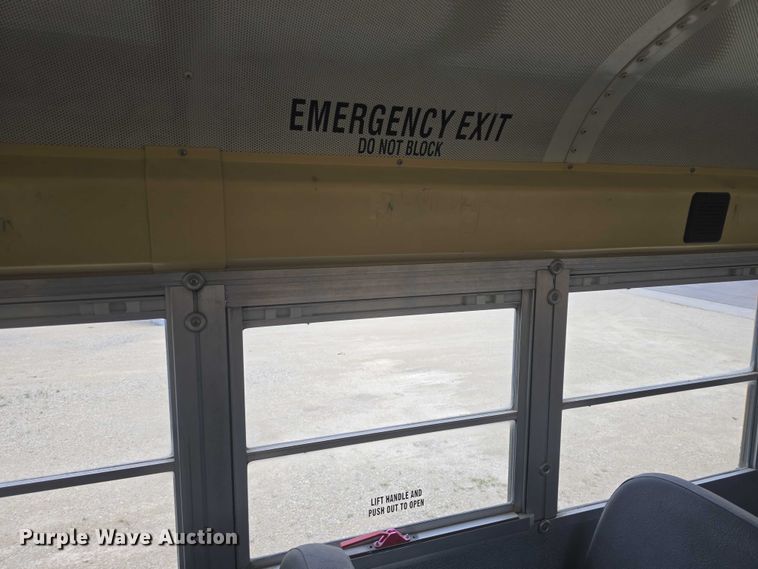 image for item EF3500 2005 International 3000 school bus