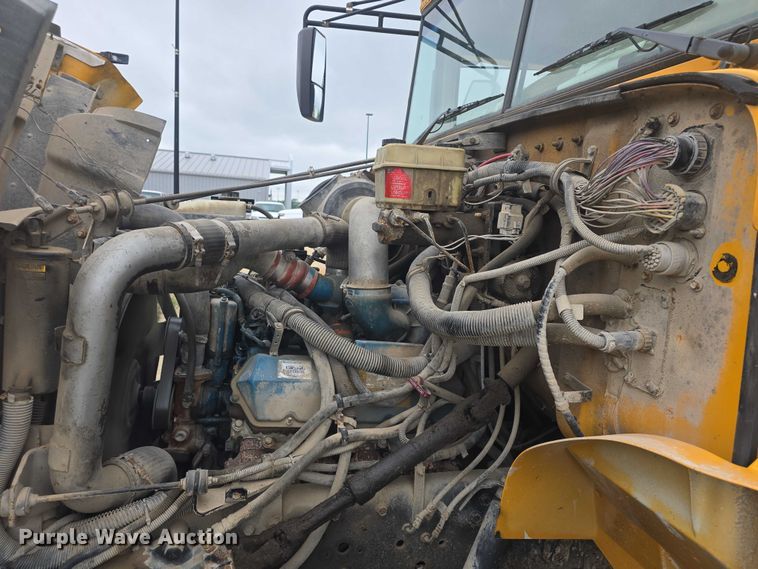 image for item EF3500 2005 International 3000 school bus