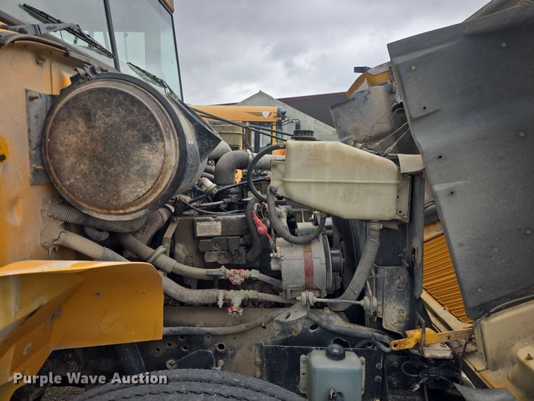 image for item EF3500 2005 International 3000 school bus