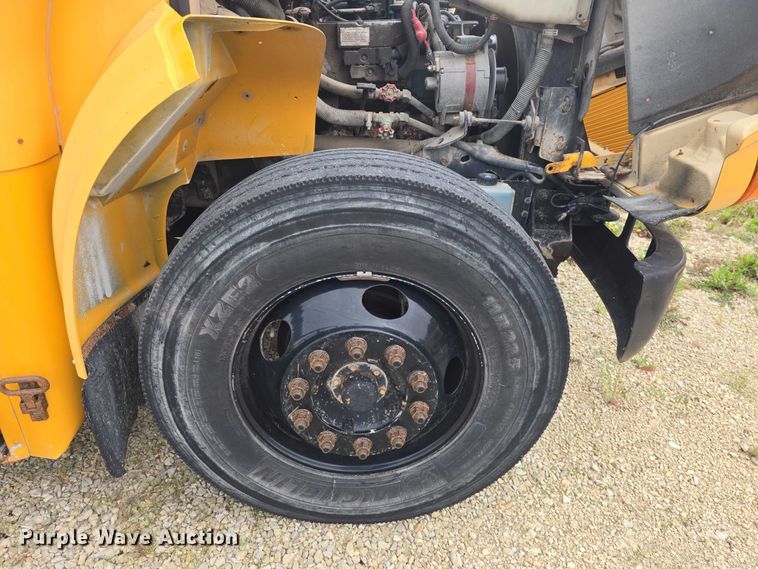 image for item EF3500 2005 International 3000 school bus