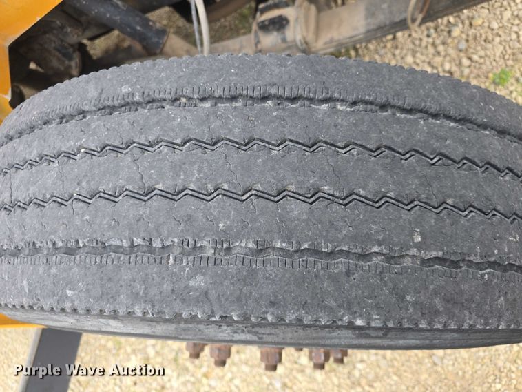 image for item EF3500 2005 International 3000 school bus