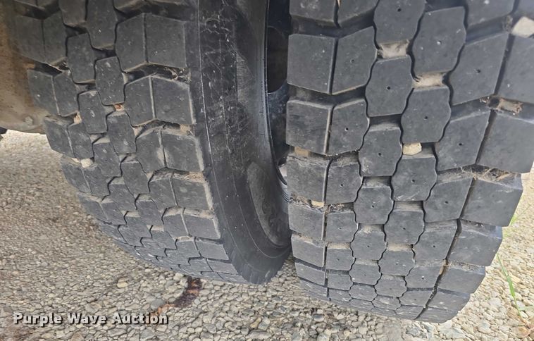 image for item EF3500 2005 International 3000 school bus