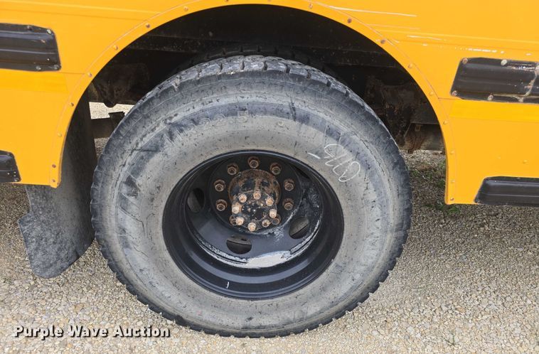 image for item EF3500 2005 International 3000 school bus