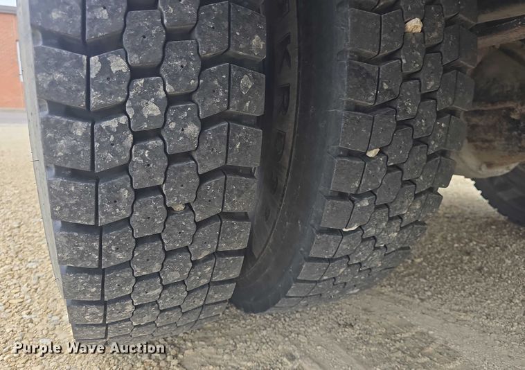 image for item EF3500 2005 International 3000 school bus