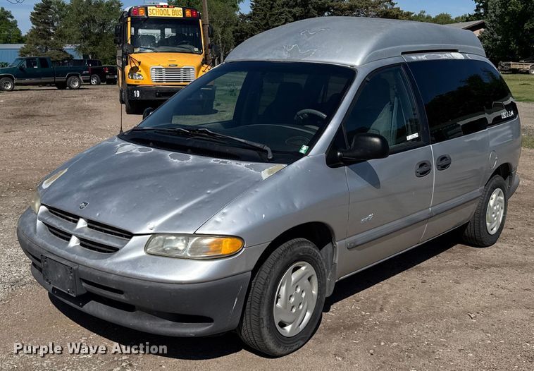 image for item EG6448 2000 Dodge Caravan van