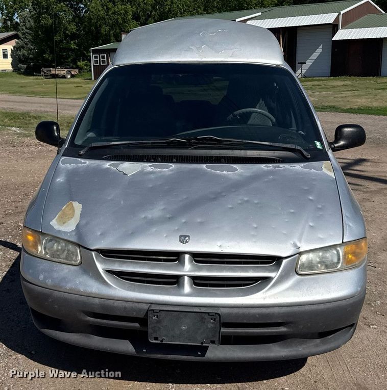 image for item EG6448 2000 Dodge Caravan van