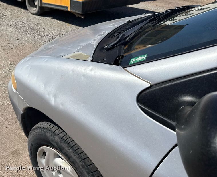 image for item EG6448 2000 Dodge Caravan van