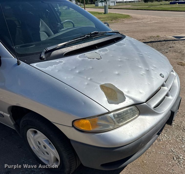 image for item EG6448 2000 Dodge Caravan van