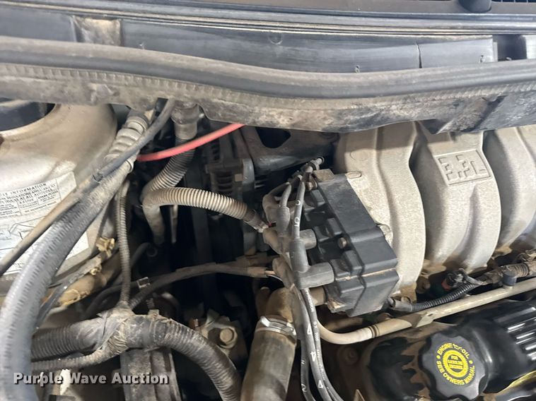 image for item EG6448 2000 Dodge Caravan van