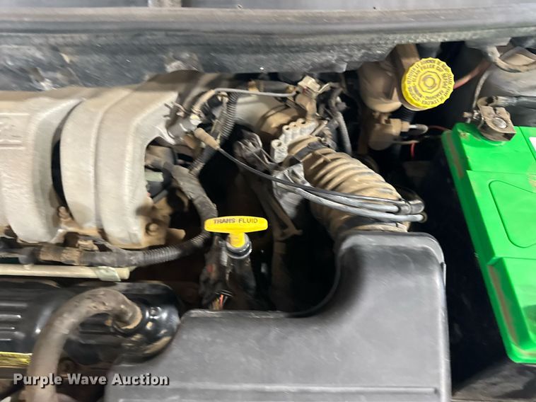 image for item EG6448 2000 Dodge Caravan van