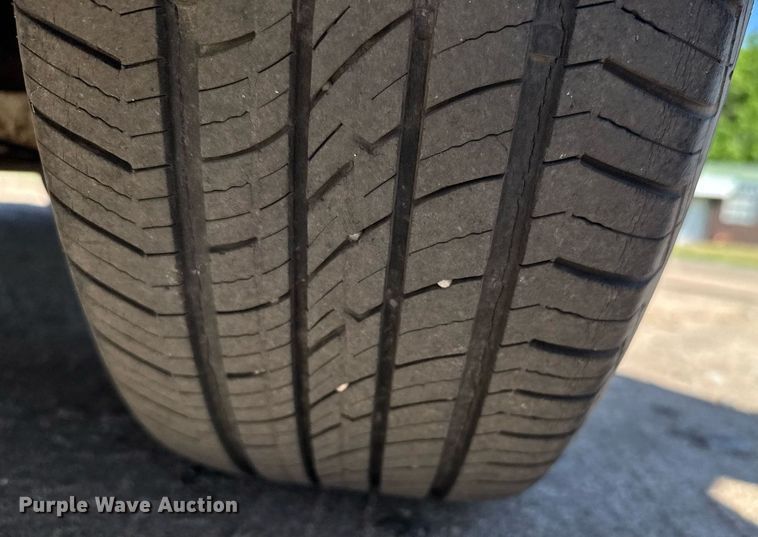 image for item EG6448 2000 Dodge Caravan van