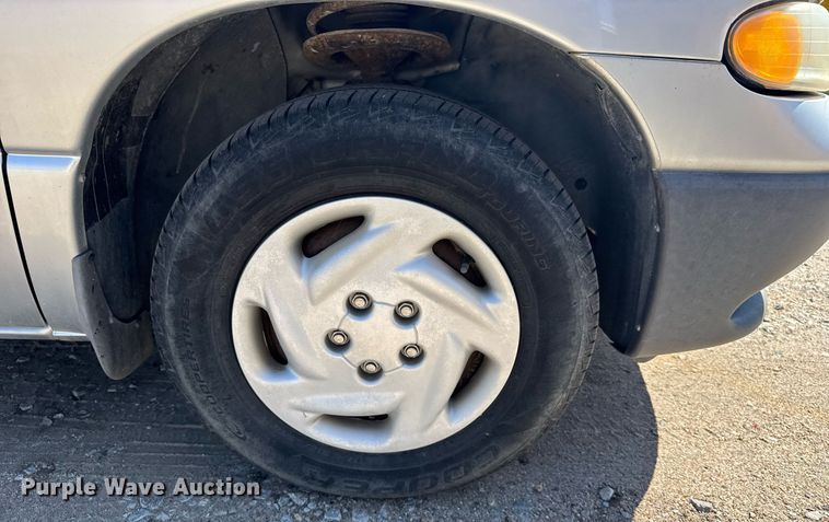 image for item EG6448 2000 Dodge Caravan van