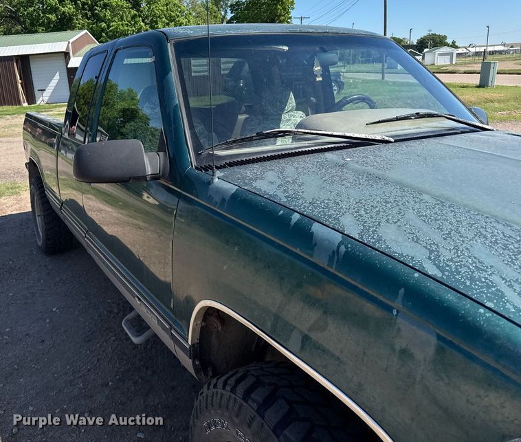 image for item EG6449 1995 Chevrolet K1500 Silverado Ext. Cab pickup truck