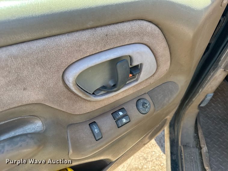 image for item EG6449 1995 Chevrolet K1500 Silverado Ext. Cab pickup truck