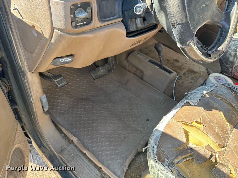 image for item EG6449 1995 Chevrolet K1500 Silverado Ext. Cab pickup truck