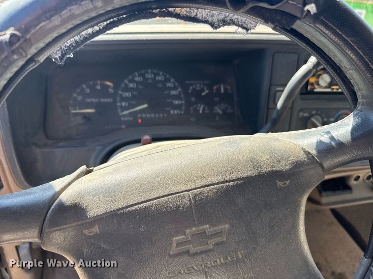 image for item EG6449 1995 Chevrolet K1500 Silverado Ext. Cab pickup truck