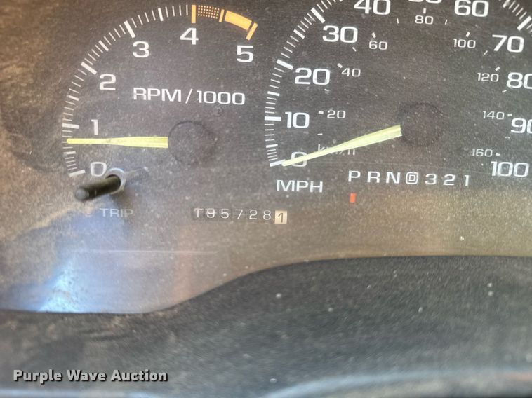 image for item EG6449 1995 Chevrolet K1500 Silverado Ext. Cab pickup truck