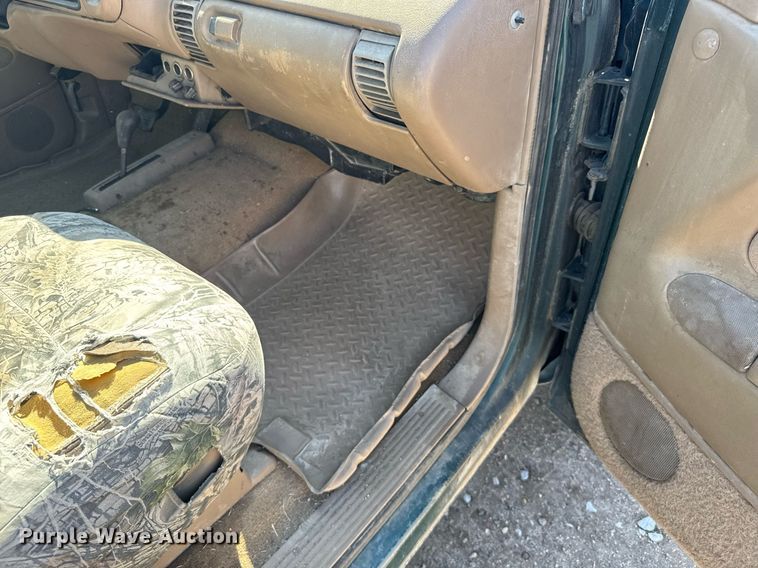 image for item EG6449 1995 Chevrolet K1500 Silverado Ext. Cab pickup truck