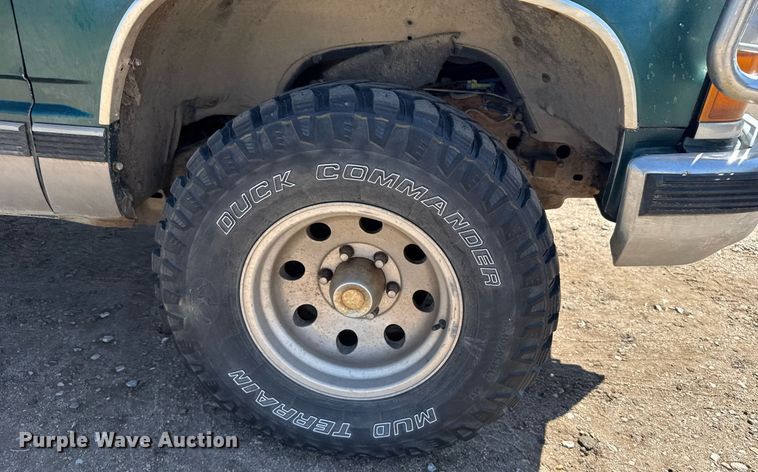 image for item EG6449 1995 Chevrolet K1500 Silverado Ext. Cab pickup truck